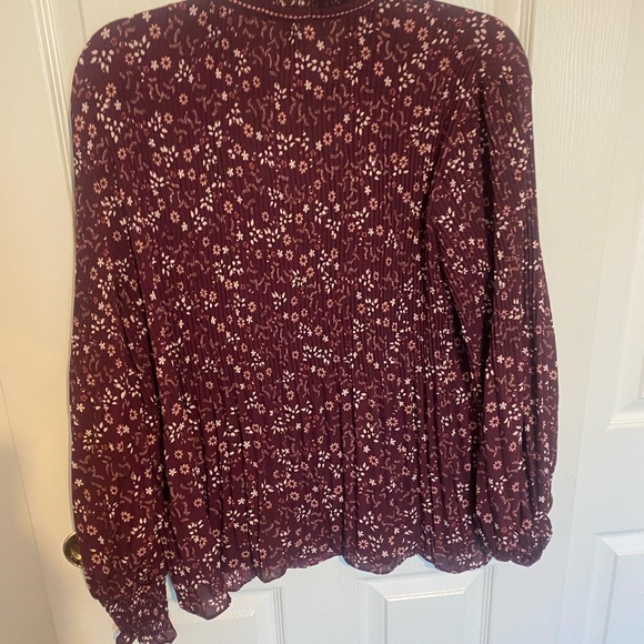 Max Studio Red Ruffled V-Neck Blouse - Picture 6 of 7